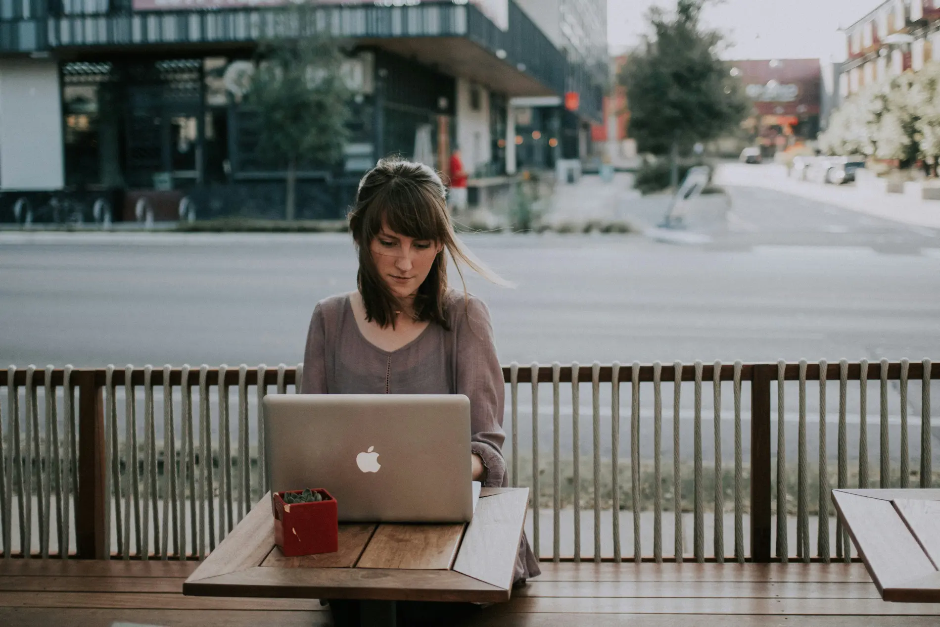 Sécurité financière : pourquoi tu ne te sens jamais tranquille quand tu es entrepreneure (et comment changer ça) ?